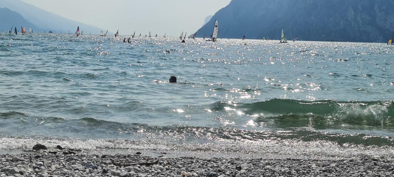 Infinite Blue Daire Riva del Garda Dış mekan fotoğraf